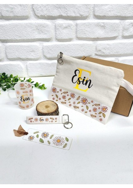 Kişiye Özel İsme Özel Papatya Yaprak Desenli Çanta Çay Fincanı Anahtarlık Kitap Ayracı Hediye Seti fiyatları
