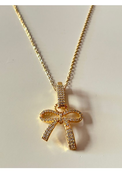 Gold Renk Fiyonk Figürlü Kadın Kolye – Zirkon Taşlı, Paslanmaz Çelik, 48 cm Zincir