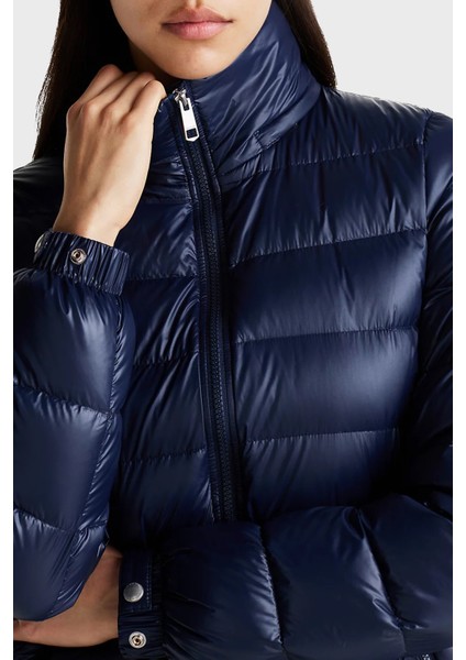 Su Itici Regular Fit Gizli Kapüşonlu Şişme Mont Bayan Mont WW0WW44980 C1G