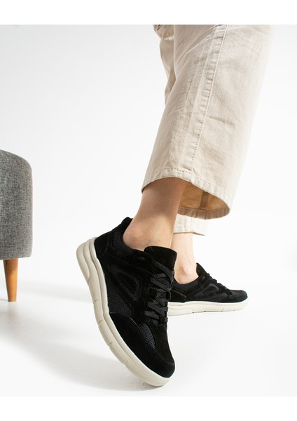 Stuan Kadın Hakiki Süet Deri Siyah Spor Ayakkabı