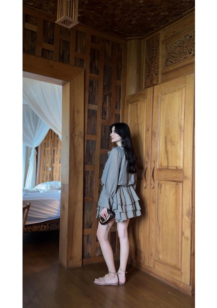 Yaka Volanlı Güllü Vizon Elbise fiyatları