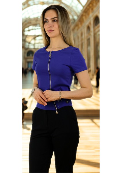 Fermuar Detaylı Kısa Kol T-Shirt / Şık ve Tarz Dekolteni Kendin Belirle