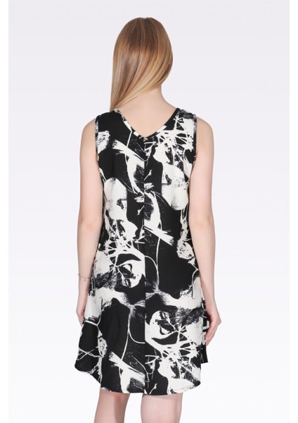 Kadın Siyah Diz Üstü V Yaka Beyaz Desenli Rahat Elbise modelleri