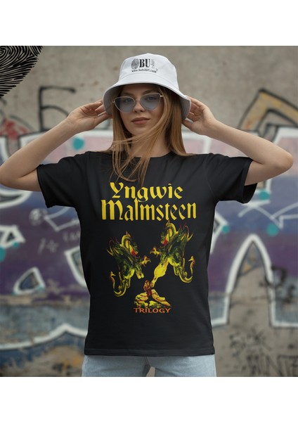 'yngwie Malmsteen – Trilogy‘ Baskılı 'regular-Fit' Unisex Tişört fiyatları