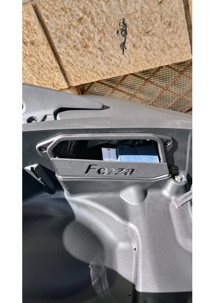 Honda Forza 250 Koltuk Altı Bagaj Yan Kapak (Avadanlık Kapağı)