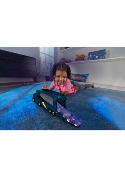 HMX07 Fisher-Price® Batwheels™ Büyük Tır modelleri