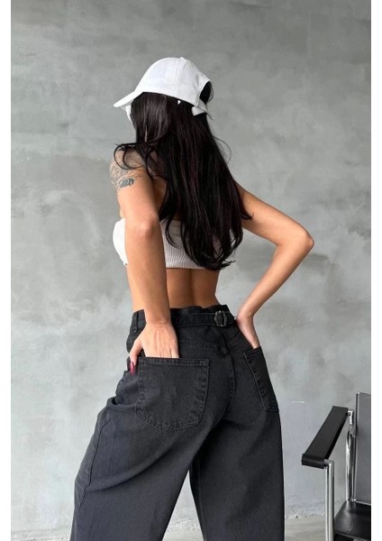 Arkadan Tokalı Jeans Pantolon Siyah