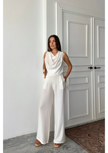 Degaje Yaka Kolsuz Bluz - Pantolon Takım - Beyaz