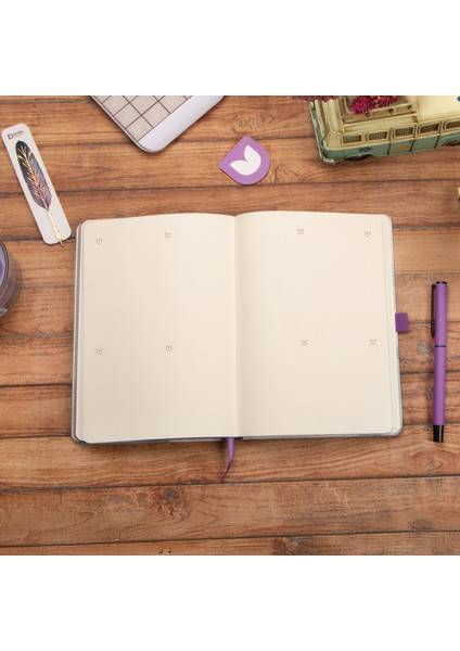 13,5X20 cm Mor Çiçekli Sert Kapak Noktalı Tarihsiz Dikişli Defter