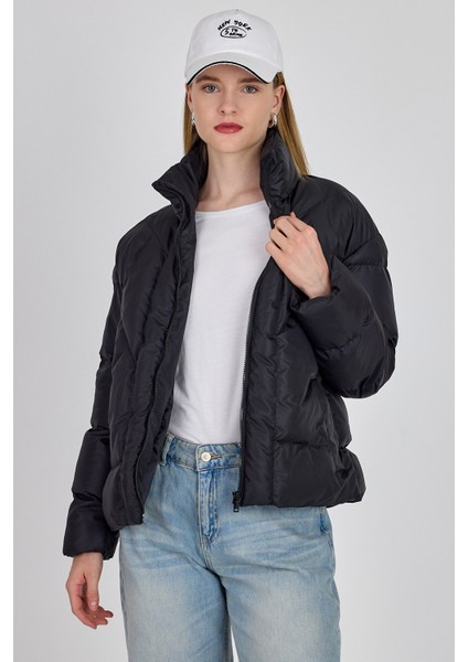 Siyah Oversize Dik Yaka Şişme Mont 4010 fiyatları