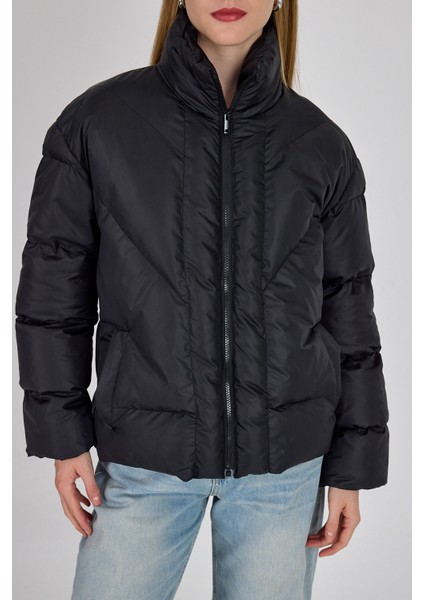 Siyah Oversize Dik Yaka Şişme Mont 4010 fırsatları
