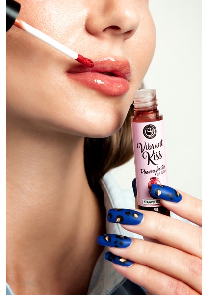 Vipmarketim Secret Play Lip Gloss Vibrant Kiss' Çilekli Sakız Aromalı Dudak Parlatıcı, 6 gr