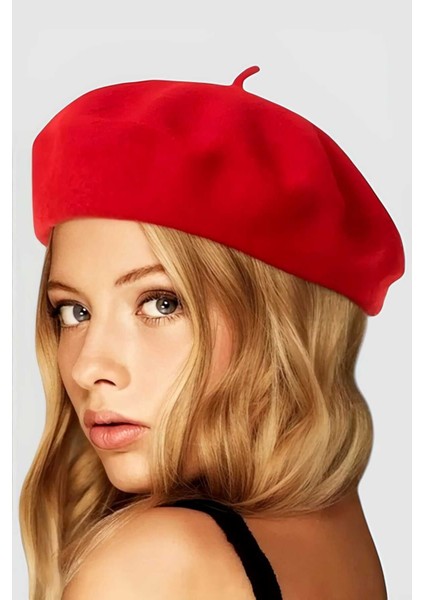 Kadın Fransız Ressam Bere