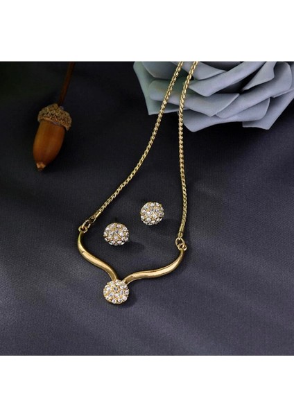 Medusa - Altın Gold Renkli Taşlı Kolye ve Küpe Hediye Sade Şık Takı Seti