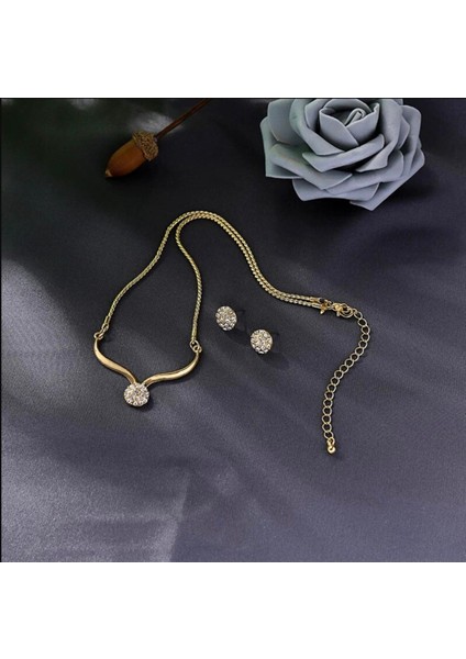 Medusa - Altın Gold Renkli Taşlı Kolye ve Küpe Hediye Sade Şık Takı Seti