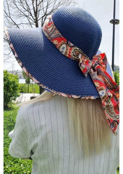 Kadın Geniş Kenarlı Paisley Fular Detaylı Hasır Plaj Şapkası