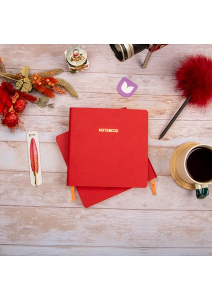 16,5X16,5 cm Kırmızı Yumuşak Deri Kapak Noktalı Tarihsiz Dikişli Defter