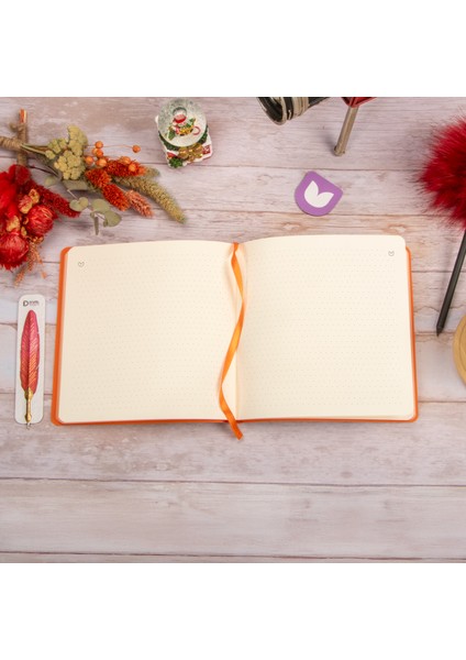 16,5X16,5 cm Kırmızı Yumuşak Deri Kapak Noktalı Tarihsiz Dikişli Defter