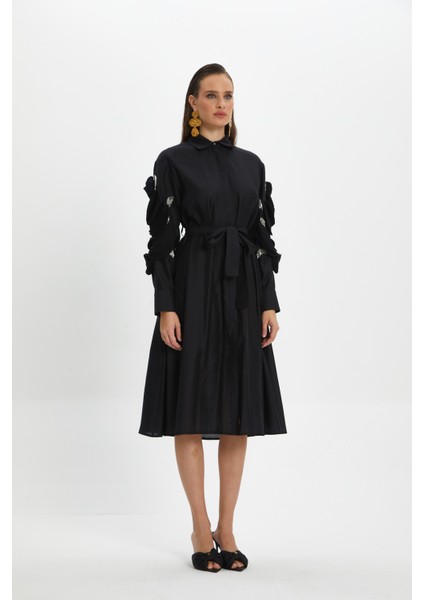 Kolları Işleme Detaylı Kadın Midi Elbise - Modern ve Şık - Günlük ve Özel Günler Için Ideal Elbise