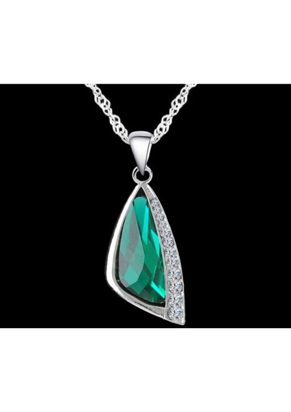 Tria - 925 Ayar Gümüş Kristal Taşlı Modern Üçgen Şeklinde Tasarım Kolye Küpe Seti
