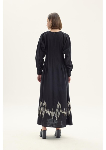 Fausta Pul Nakışlı Elbise Siyah fırsatları