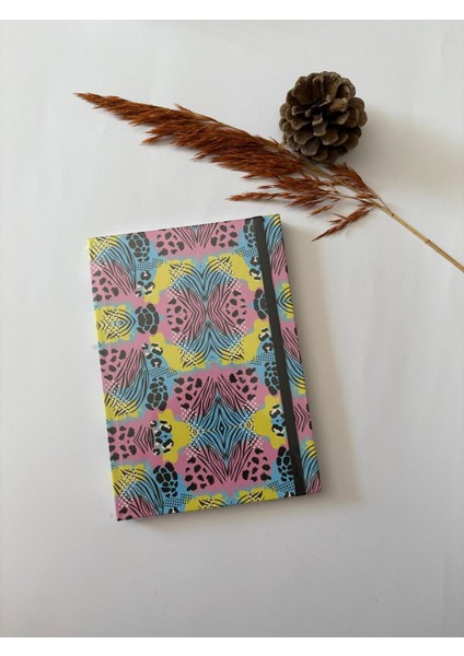 Atakids Lizy Sert Kapak Lastikli Çizgili Defter (20 × 14 Cm, 96 Yaprak)