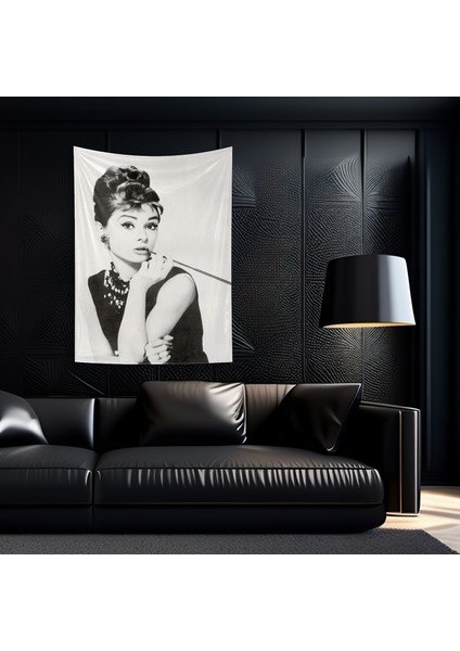 Audrey Hepburn Duvar Örtüsü - 100 cm x 135 cm