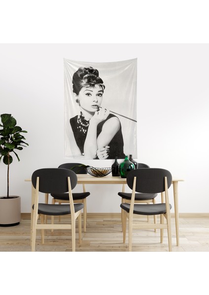Audrey Hepburn Duvar Örtüsü - 100 cm x 135 cm
