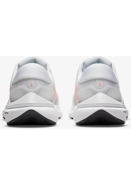 Air Zoom Vomero 16 Road Running Kırık Beyaz-Gri Kadın Koşu Ayakkabısı