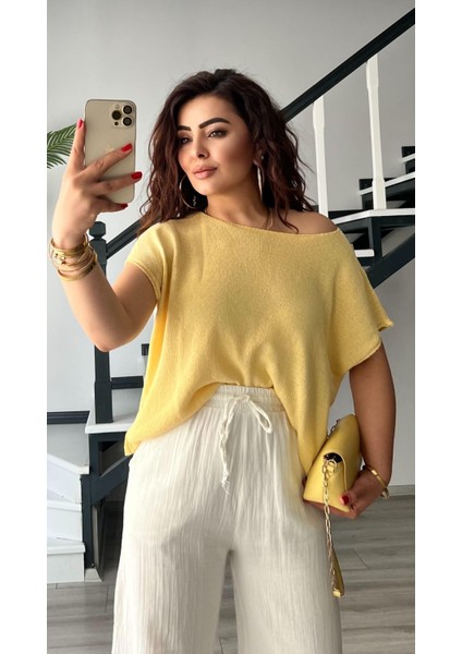 Sarı Kayık Yaka Merserize Bluz