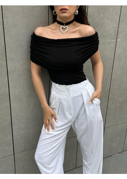Kadın Siyah Madonna Yaka Likralı Viskon Kısa Kollu Bluz 29124 modelleri