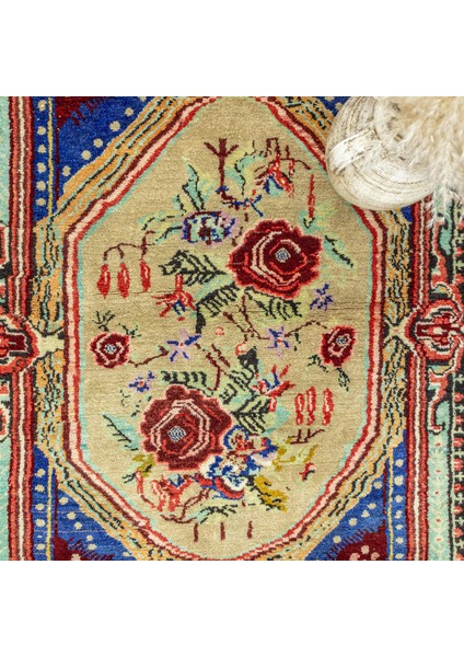 Lova Çiçek Desenli El Dokuma Gördes Halısı 158X216 cm modelleri