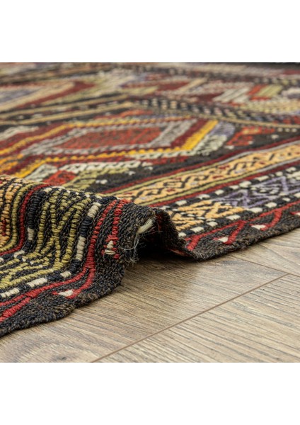 Ebren Geometrik El Dokuma Kilim 171X185 cm indirimleri