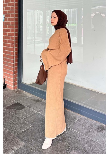 Kol-Etek Ucu Nakışlı Triko Elbise Sütlü Kahve fiyatları