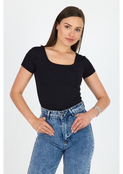 Siyah Kare Yaka Vücuda Oturan Çıtçıtlı Body 9197M