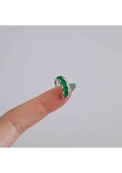 Pirinç Silver Yeşil Zirkon Taşlı Kıkırdak Küpe modelleri