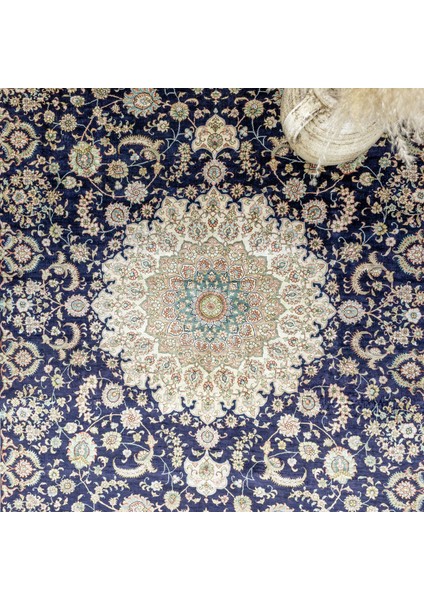 Sandine Madalyon Desenli Ipek Halı 184X268 cm modelleri