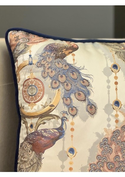 Tavus Kuşu Desenli Kırlent Kılıfı Lacivert fırsatları