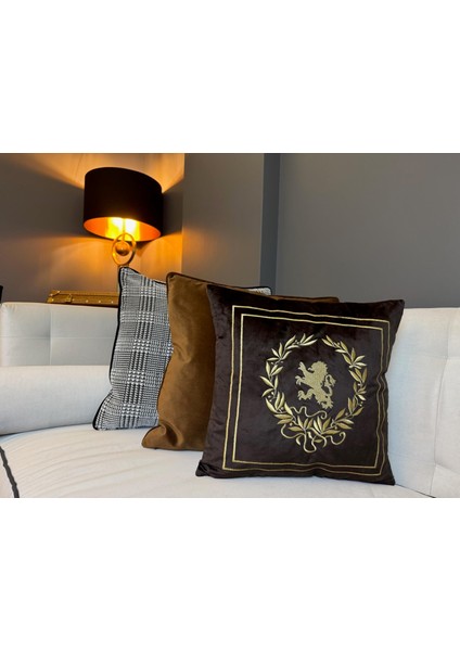 Kraliyet Aslanı Sembolü Nakışlı Kırlent Kılıfı fiyatları