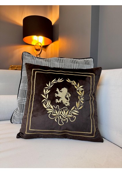 Kraliyet Aslanı Sembolü Nakışlı Kırlent Kılıfı indirimleri