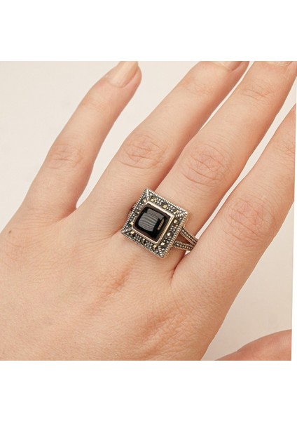 Oltu Taşı Kaşlı kare Model Kadın Yüzük