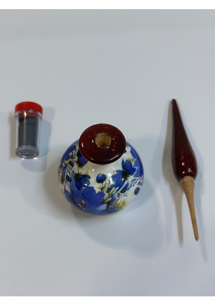 Tahta El Yapımı Surme Kabı ve Yanında Oreganik Surmesi