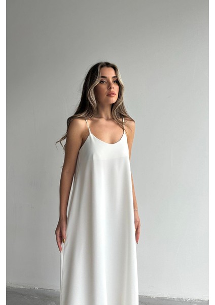 Kadın Beyaz Ayarlanabilir Askılı Pamuklu Yazlık Uzun Elbise
