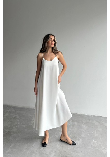 Kadın Beyaz Ayarlanabilir Askılı Pamuklu Yazlık Uzun Elbise modelleri