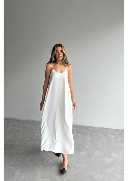 Kadın Beyaz Ayarlanabilir Askılı Pamuklu Yazlık Uzun Elbise indirimleri
