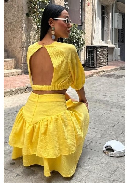 AYDOGANTICARET44 Crop Bluz ve Kat Kat Etekli Takım 10207