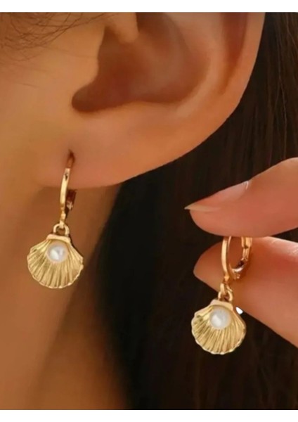 Kadınlar Için Istiridye Uçlu Gold Renk Küpe modelleri