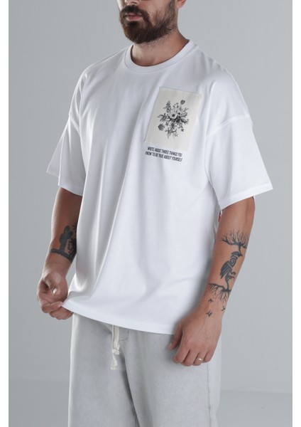 Halı Desenli Beyaz Tasarım T-Shirt