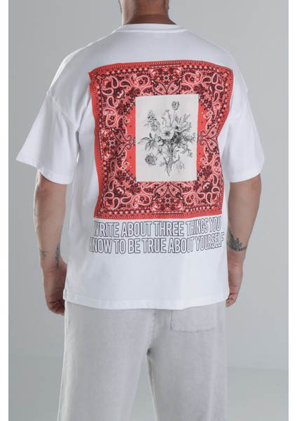 Halı Desenli Beyaz Tasarım T-Shirt fiyatları