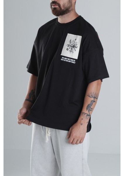 Halı Desenli Siyah Tasarım T-Shirt